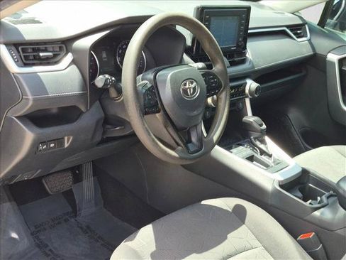 Used 2020 Toyota RAV4 XLE FWD image 9