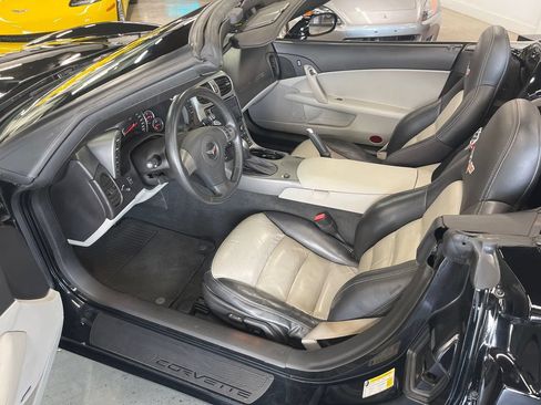 Used 2007 Chevrolet Corvette Convertible w/ Preferred Equipment Group RWD image 39