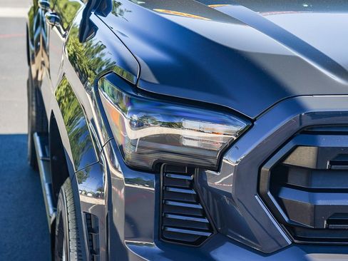 Certified 2025 Toyota Tacoma SR5 image 9