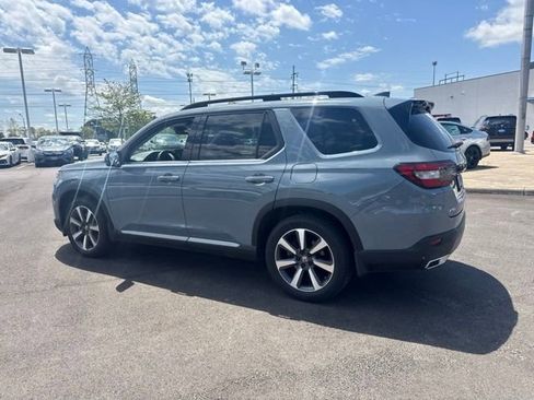 Used 2023 Honda Pilot Touring image 13