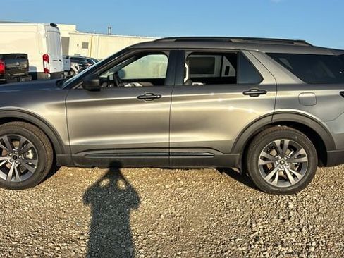New 2026 Ford Explorer Active w/ Active Comfort Package AWD/4WD image 4