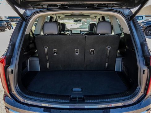 Used 2025 Kia Telluride S FWD image 11