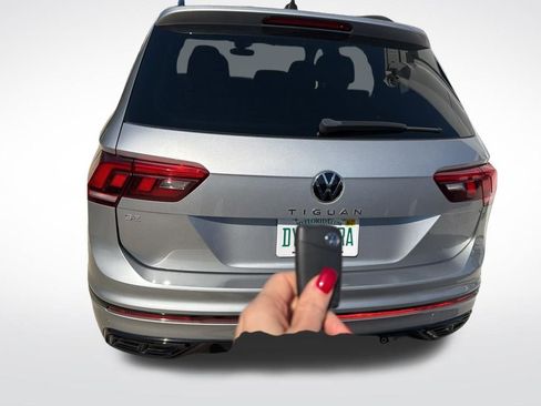 Certified 2023 Volkswagen Tiguan SE R-Line image 3