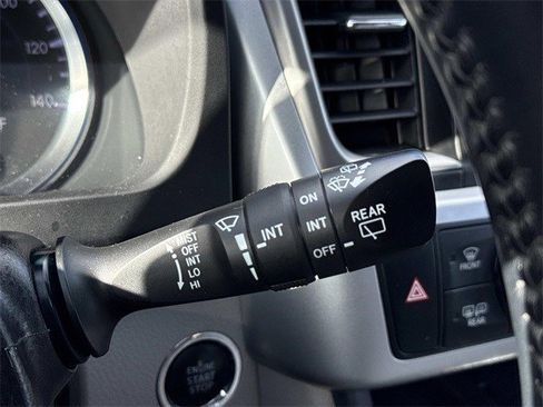 Used 2018 Toyota Highlander XLE image 26