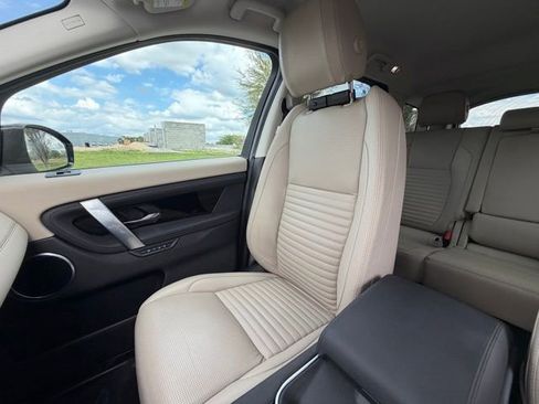 Used 2020 Land Rover Discovery Sport SE image 23