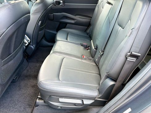 Used 2024 Kia Sorento S w/ Panoramic Sunroof Package FWD image 21