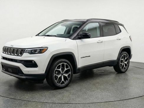 Used 2025 Jeep Compass Limited image 3