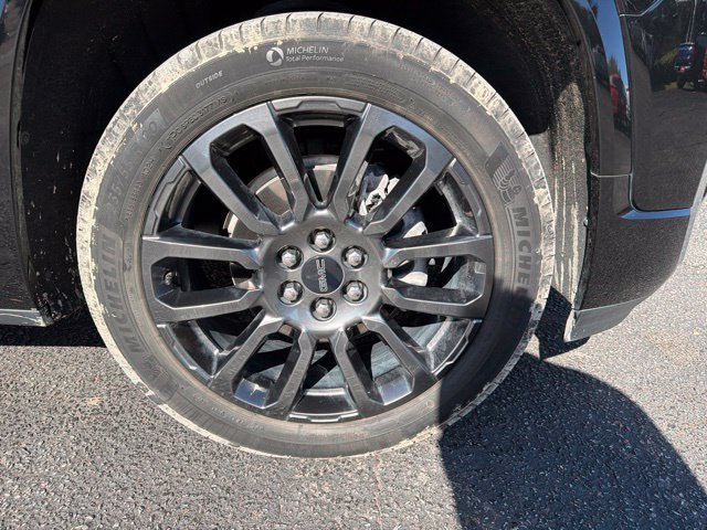 Used 2023 GMC Acadia Denali w/ Black Diamond Edition FWD image 10