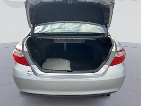 Used 2017 Toyota Camry LE image 24
