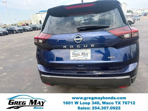 Used 2025 Nissan Rogue SV AWD/4WD image 4