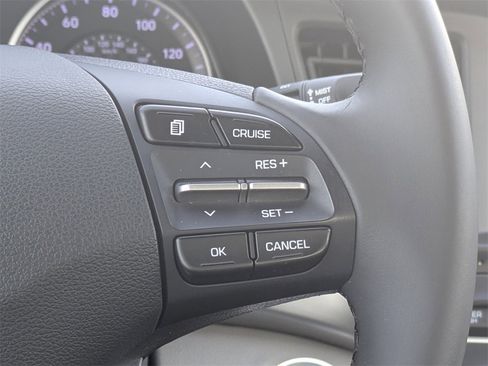 Used 2023 Hyundai Elantra Blue image 17