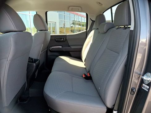 Used 2023 Toyota Tacoma SR5 AWD/4WD image 11