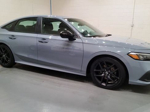 Used 2023 Honda Civic Sport image 8