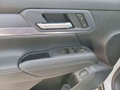 New 2026 GMC Terrain Elevation AWD/4WD image 17
