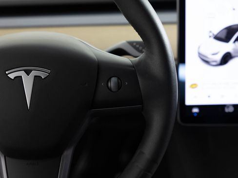 Used 2021 Tesla Model Y Performance AWD/4WD image 33