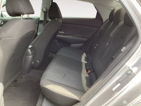 Used 2025 Hyundai Elantra SE w/ Cargo Package FWD image 26