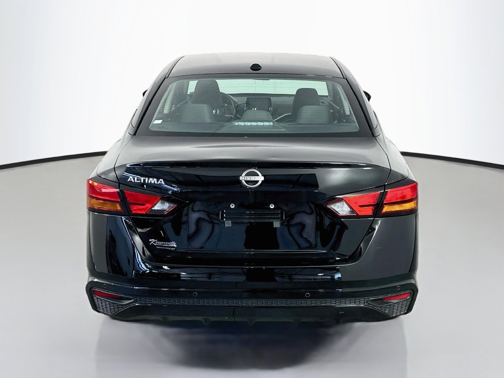 Used 2025 Nissan Altima 2.5 SV FWD image 6