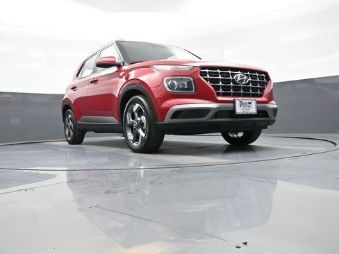 Certified 2023 Hyundai Venue Limited FWD image 27
