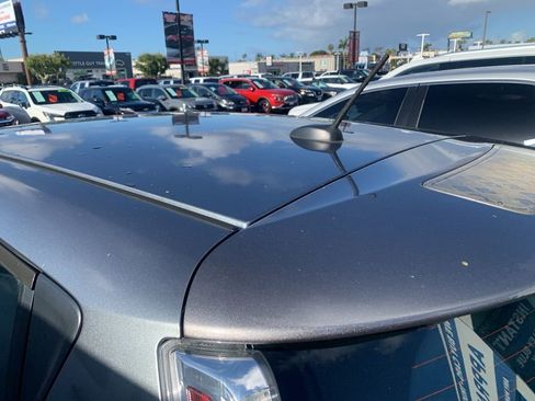 Used 2015 Nissan Leaf SL w/ Premium Package image 12