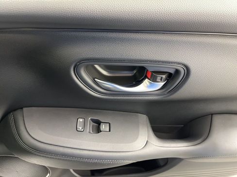 Certified 2025 Honda HR-V LX image 10