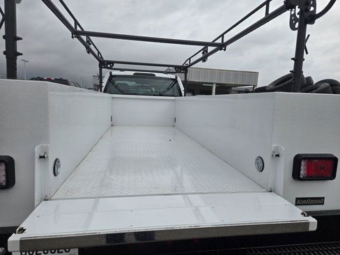 New 2026 Ford F350 4x4 Regular Cab DRW Super Duty image 5