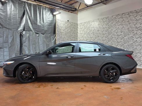 New 2026 Hyundai Elantra SEL Sport Premium FWD image 4