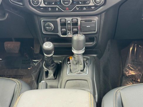 Used 2024 Jeep Wrangler Unlimited Sahara w/ Safety Group AWD/4WD image 17
