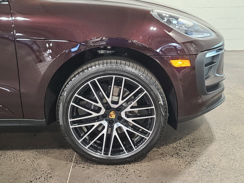 New 2026 Porsche Macan AWD/4WD image 11