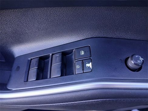 Certified 2023 Toyota Highlander XLE image 58