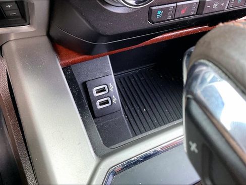 Used 2019 Ford F150 King Ranch w/ Equipment Group 601A Luxury AWD/4WD image 17