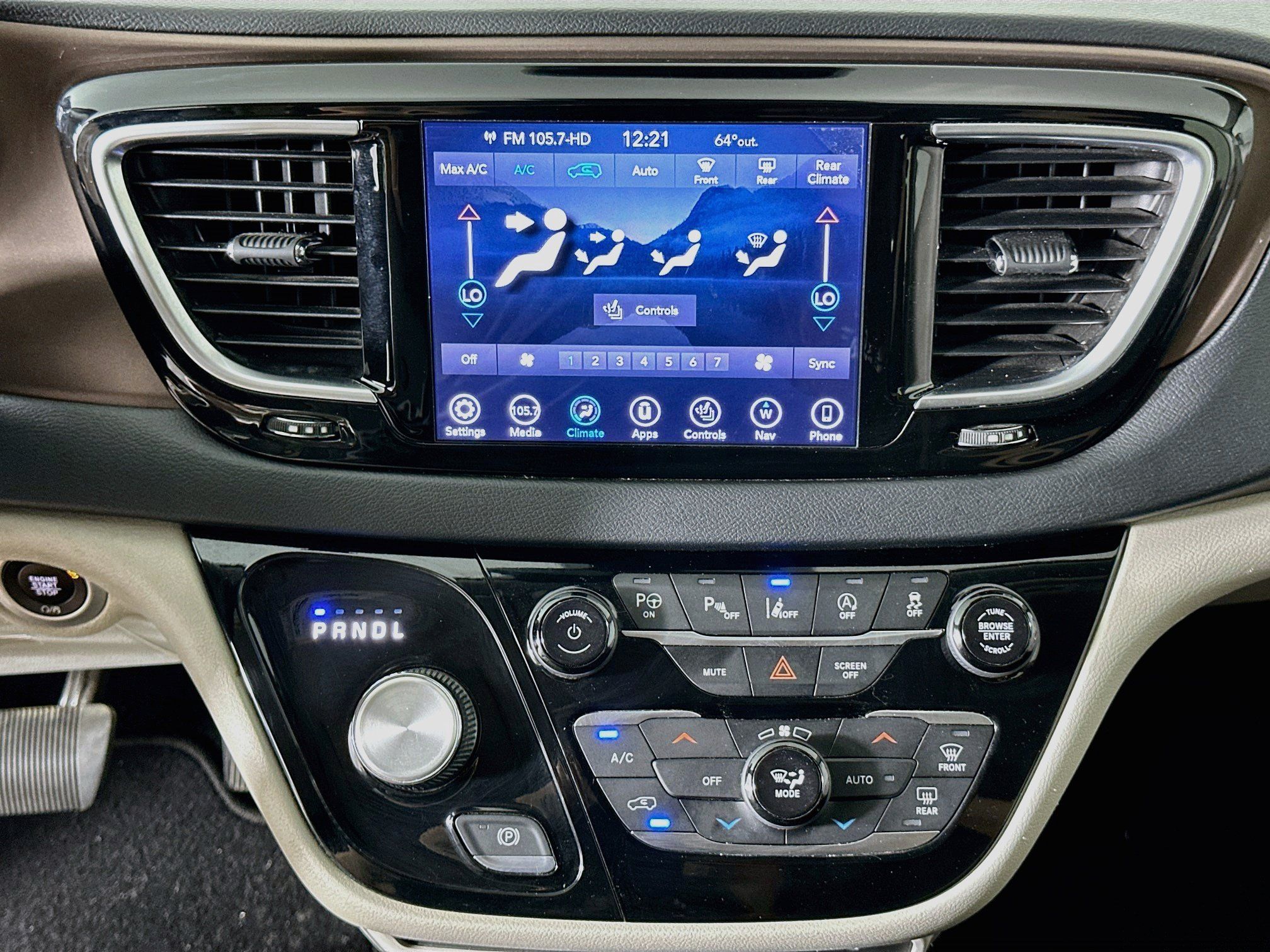 Used 2019 Chrysler Pacifica Touring-L Plus w/ Advanced Safetytec Group FWD image 24