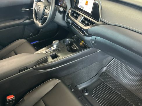 Used 2025 Lexus UX 300h FWD w/ Accessory Package (Z2) image 13