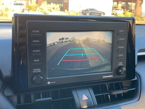 Used 2021 Toyota RAV4 LE FWD image 21