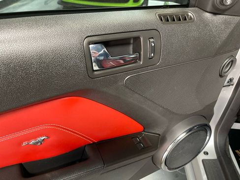 Used 2013 Ford Mustang GT Premium image 26