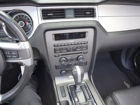 Used 2013 Ford Mustang Premium image 38