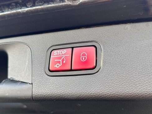 Used 2022 Mercedes-Benz GLC 300 4MATIC image 14