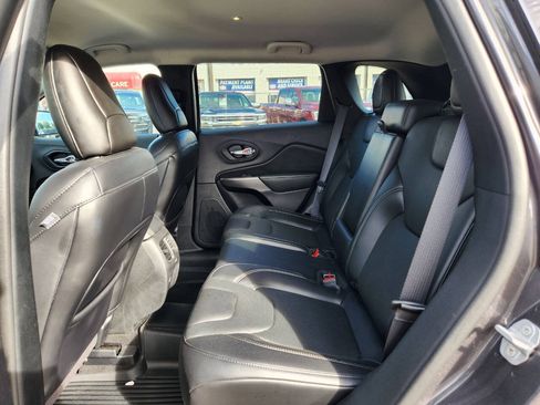 Used 2021 Jeep Cherokee Latitude Lux AWD/4WD image 12