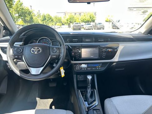 Used 2015 Toyota Corolla LE FWD image 13