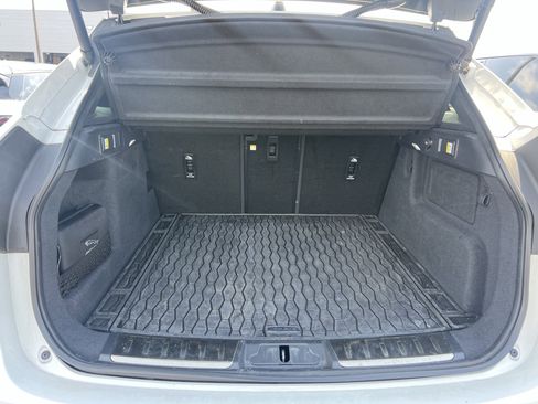 Certified 2025 Jaguar F-PACE R-Dynamic S image 32