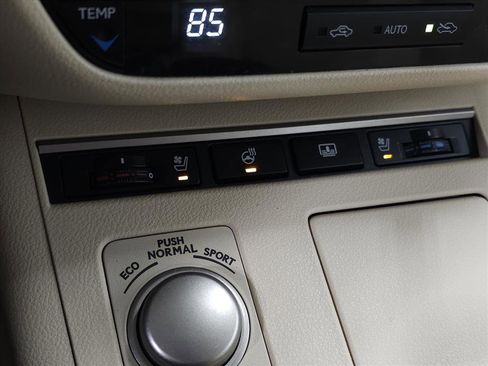 Used 2014 Lexus ES 300h image 25