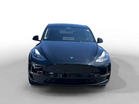 Used 2023 Tesla Model Y 2WD image 8