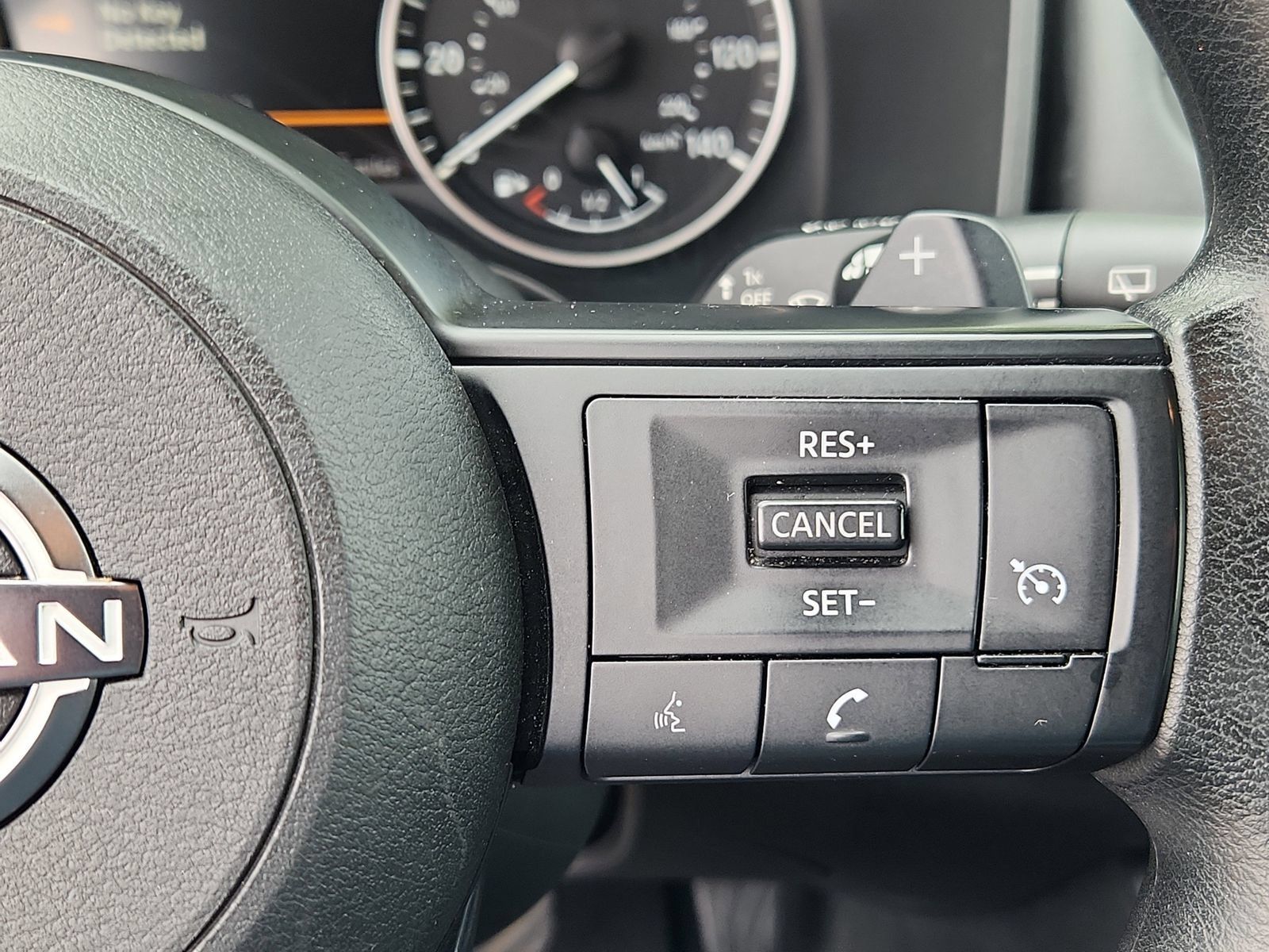 Used 2023 Nissan Rogue S AWD/4WD image 20