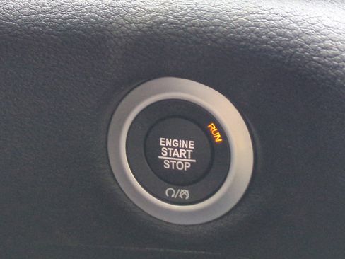 New 2026 Chrysler Pacifica Pinnacle image 30