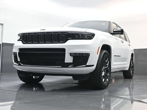 Used 2025 Jeep Grand Cherokee L Summit AWD/4WD image 33