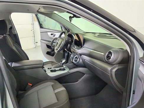 Used 2024 Chevrolet Blazer LT image 34