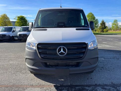 Used 2025 Mercedes-Benz Sprinter 2500 image 2