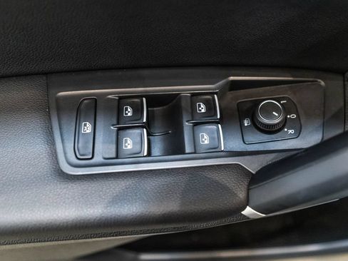 Used 2018 Volkswagen Tiguan SEL w/ 3rd Row Seat Package AWD/4WD image 20
