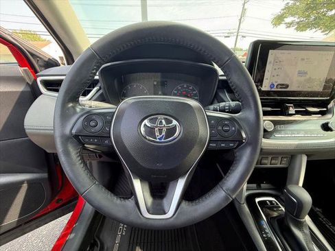 Certified 2024 Toyota Corolla Cross LE w/ Moonroof Package AWD/4WD image 8