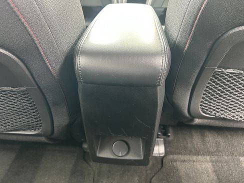 Used 2017 Chevrolet Equinox LT w/ Convenience Package image 22