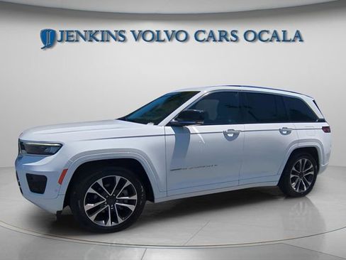 Used 2023 Jeep Grand Cherokee Overland w/ Luxury Tech Group IV AWD/4WD image 7